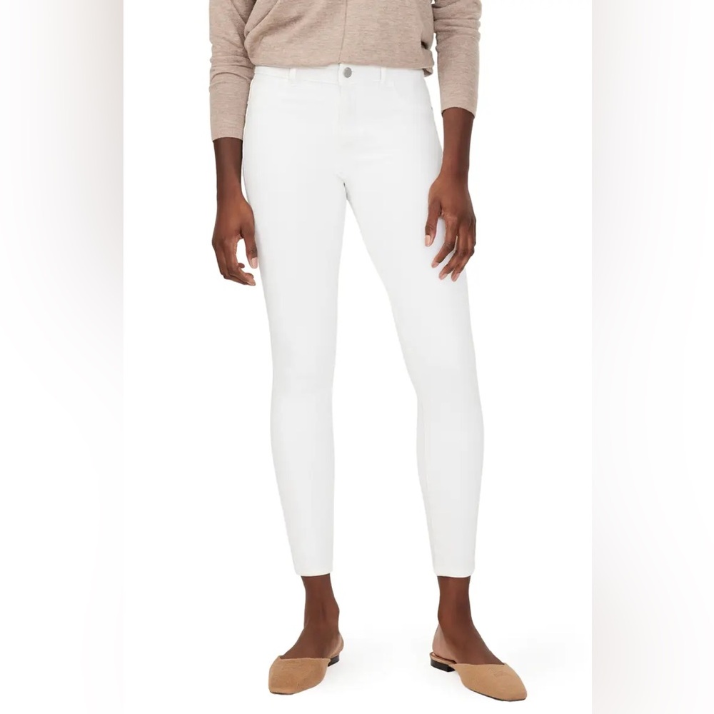 DL1961 Florence Ankle Skinny Jeans in soft white, Size 27